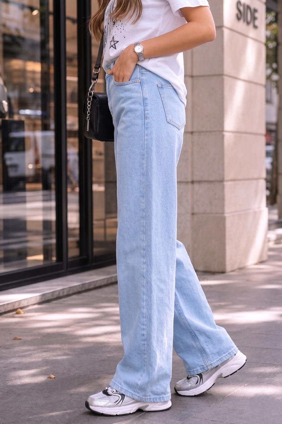 zayla Women Baggy Fit High Rise Light Blue Jeans - Image 3